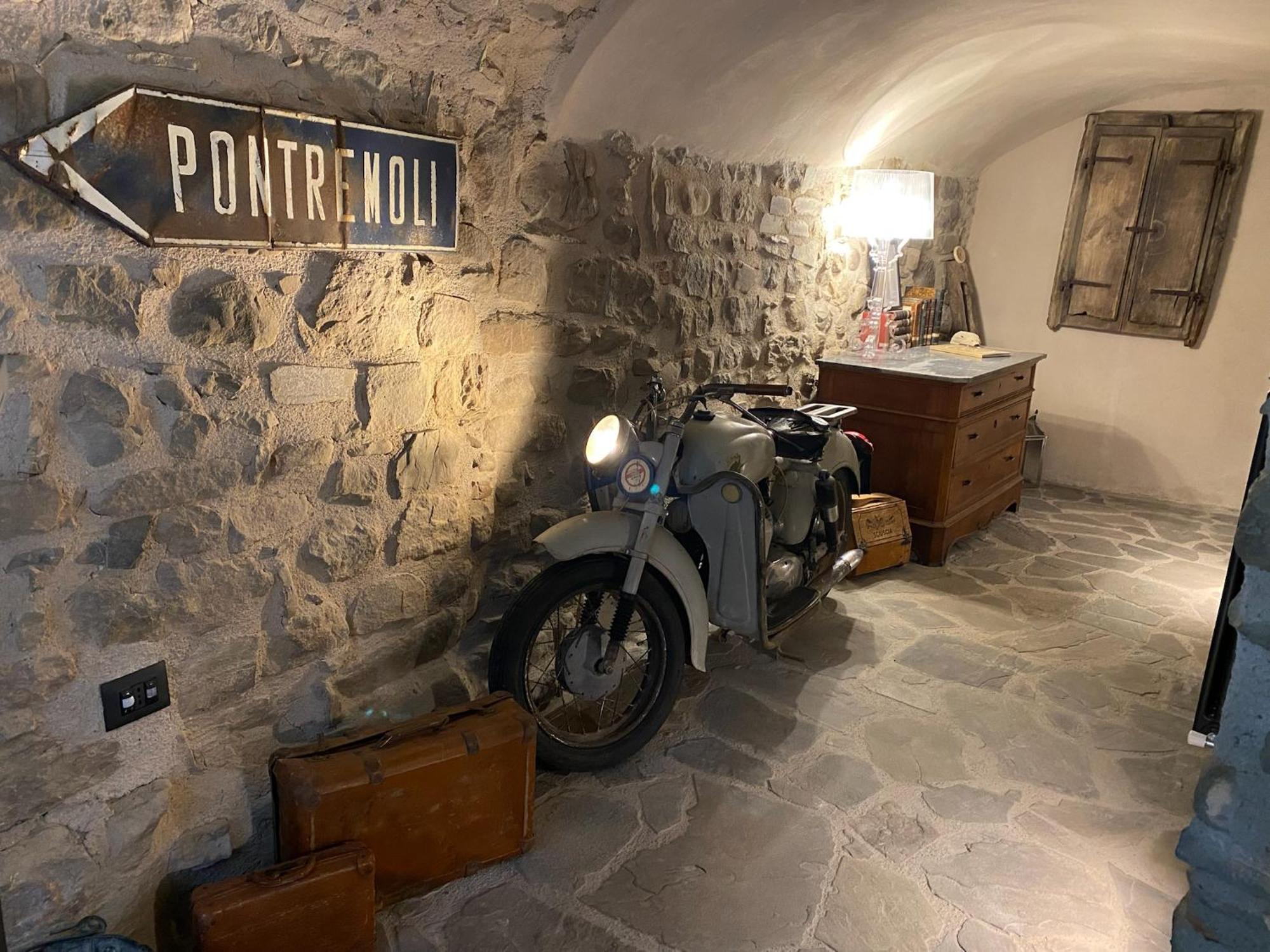 La Casa Medievale Suites E Spa Pontremoli Exterior foto